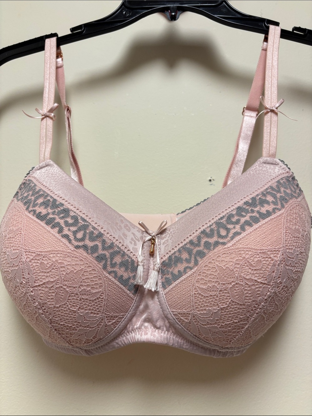 amoeba #4492 Light Pink Padded Bra No Wires Sz 34B NWOT
